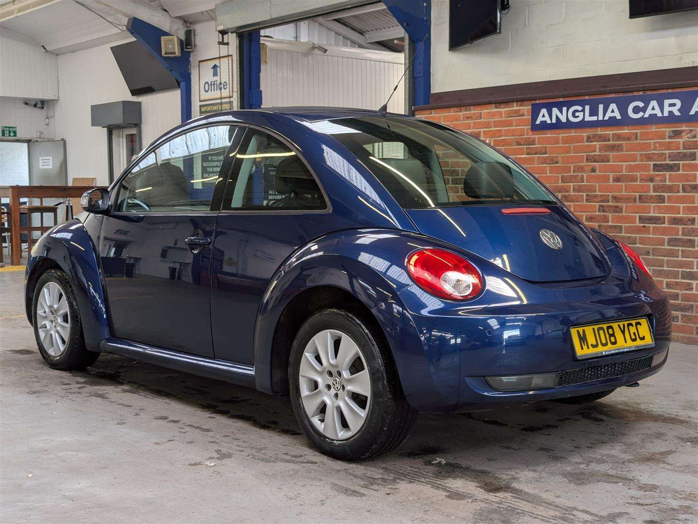<p>2008 VOLKSWAGEN BEETLE</p>