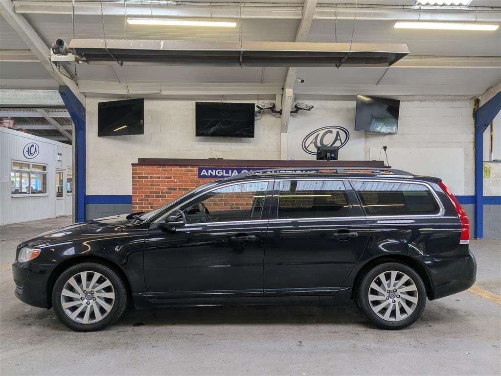 <p>2014 VOLVO V70 SE LUX T5 AUTO</p>