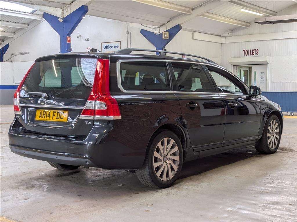 <p>2014 VOLVO V70 SE LUX T5 AUTO</p>