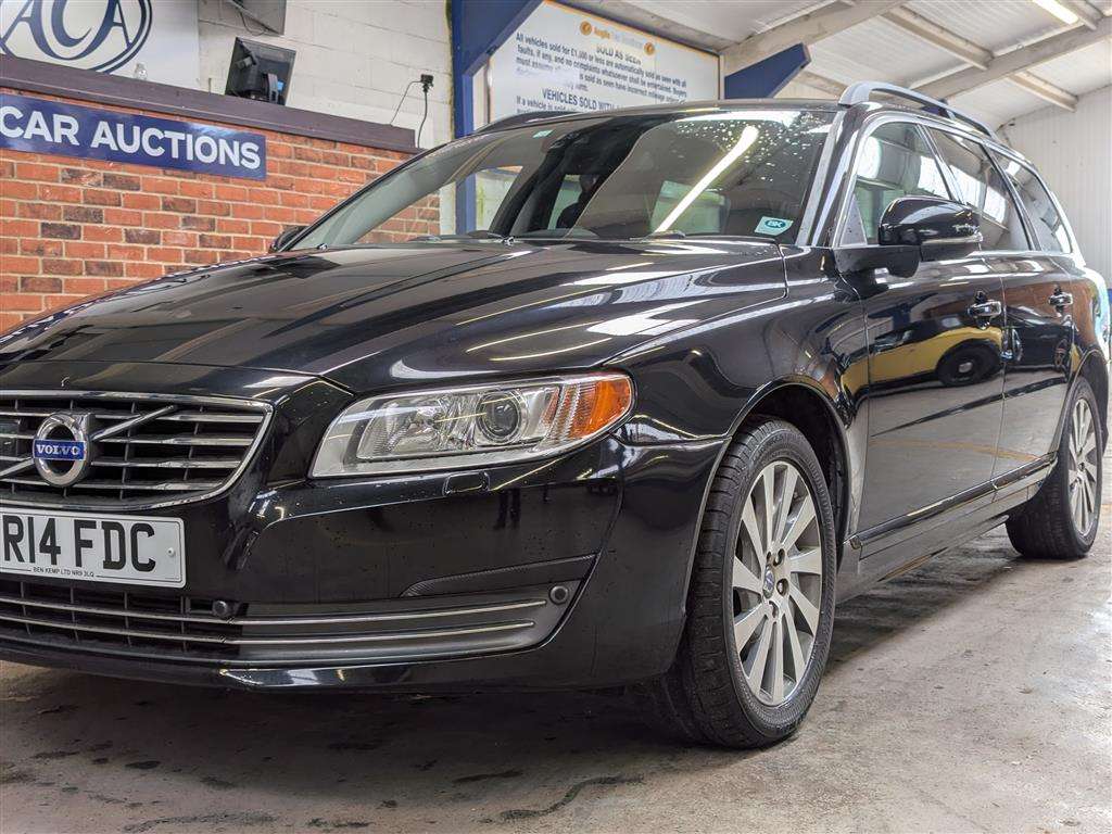 <p>2014 VOLVO V70 SE LUX T5 AUTO</p>