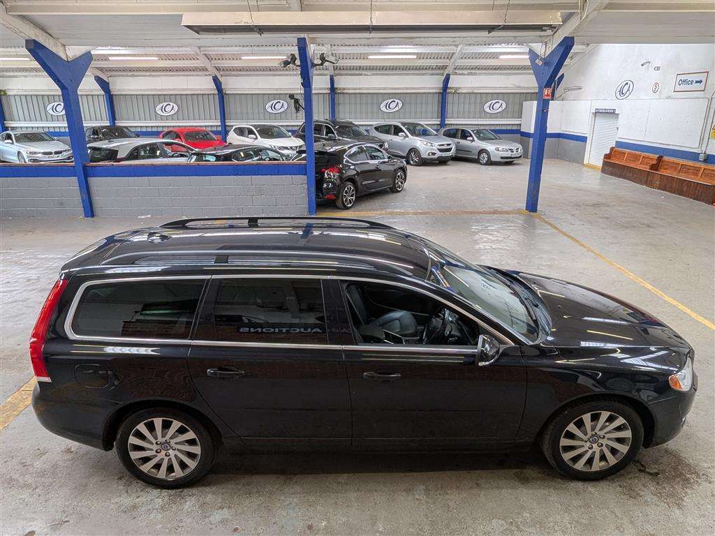 <p>2014 VOLVO V70 SE LUX T5 AUTO</p>