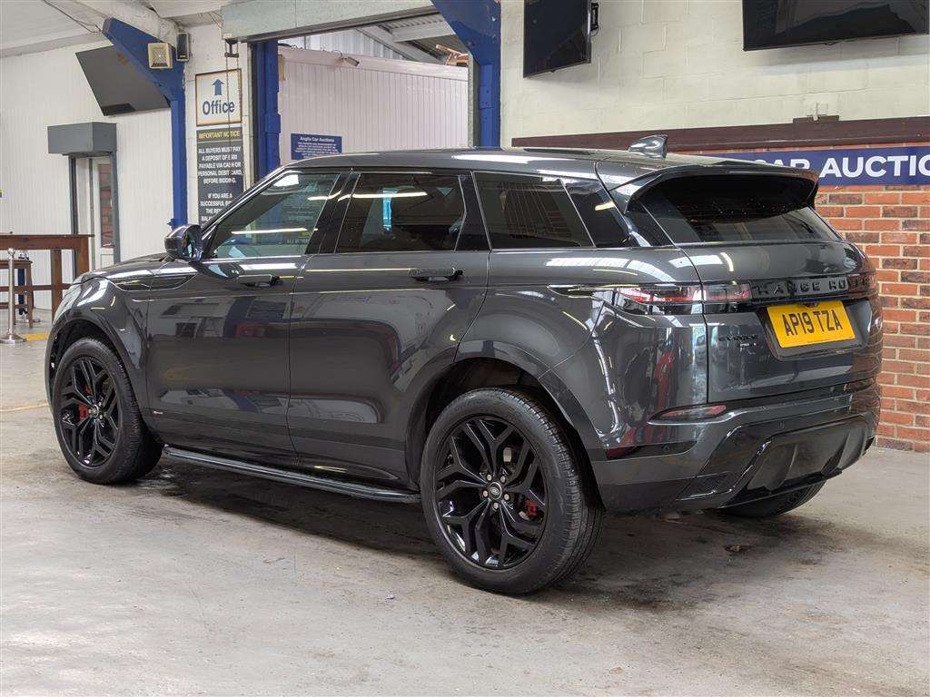 <p>2019 LAND ROVER RANGE ROVER EVOQUE R-DYN</p>