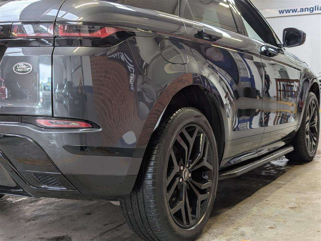 <p>2019 LAND ROVER RANGE ROVER EVOQUE R-DYN</p>