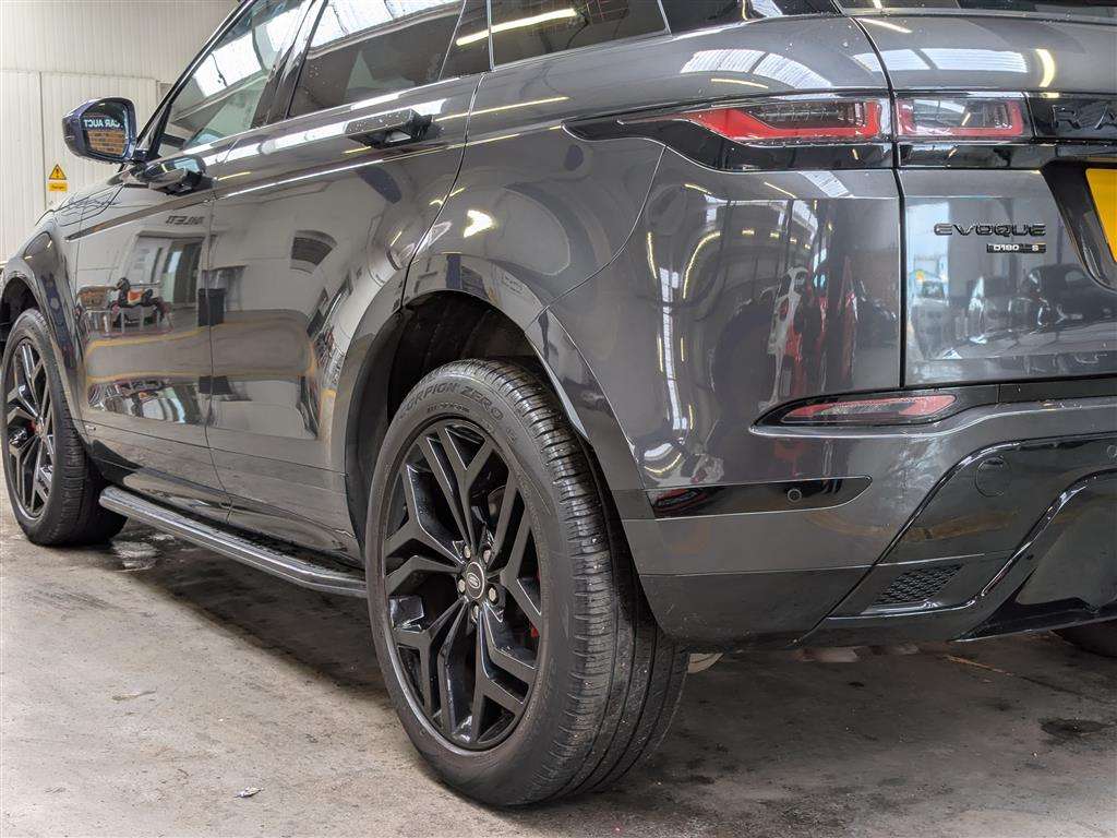 <p>2019 LAND ROVER RANGE ROVER EVOQUE R-DYN</p>