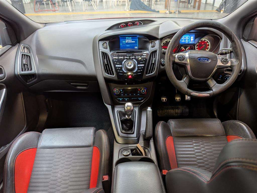 <p>2013 FORD FOCUS ST-2 TURBO</p>