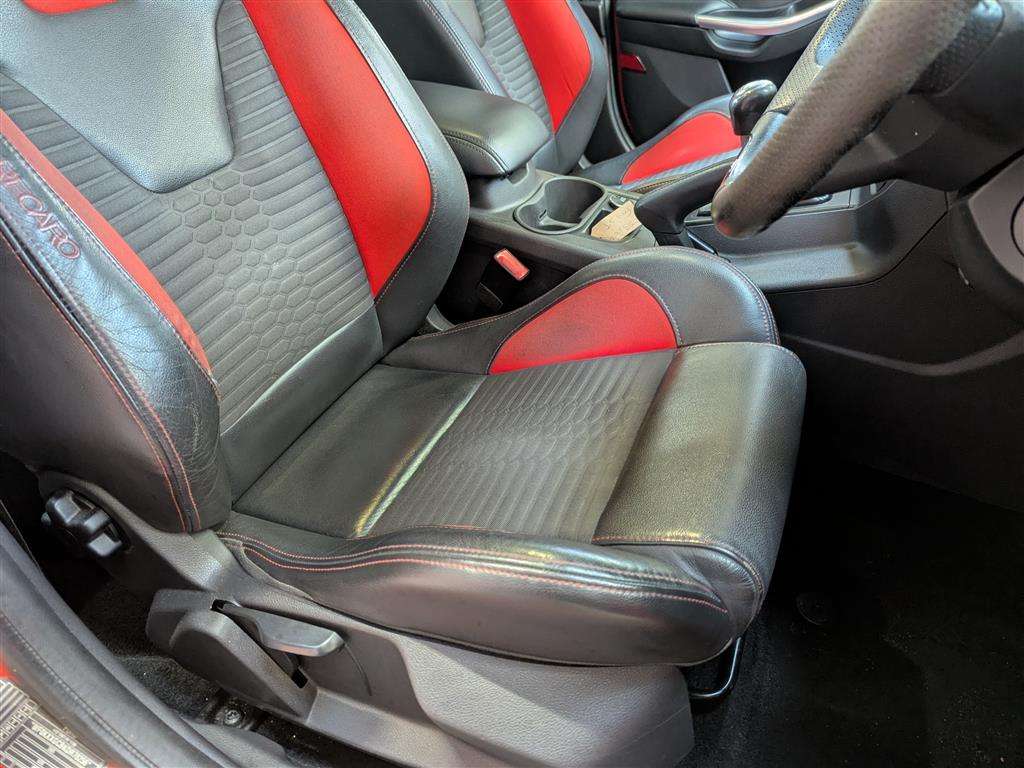 <p>2013 FORD FOCUS ST-2 TURBO</p>