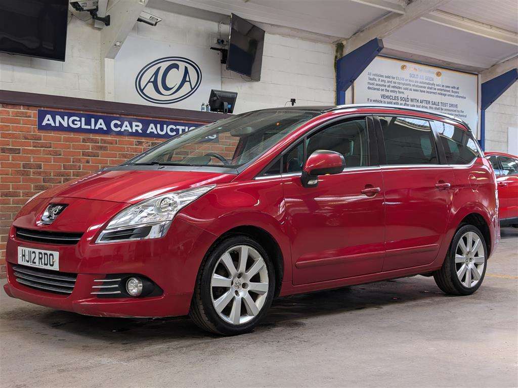 <p>2012 PEUGEOT 5008 ALLURE E-HDI S-A</p>