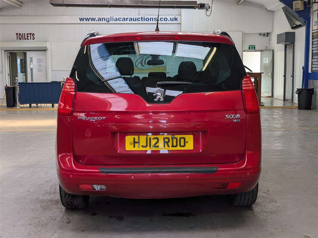 <p>2012 PEUGEOT 5008 ALLURE E-HDI S-A</p>