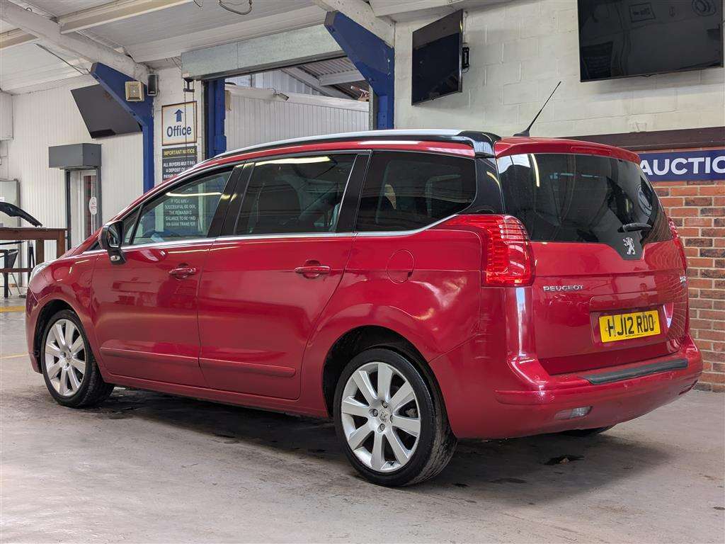 <p>2012 PEUGEOT 5008 ALLURE E-HDI S-A</p>