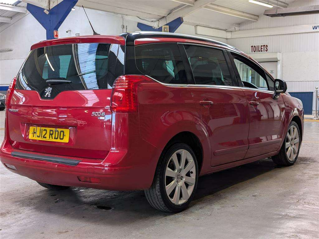 <p>2012 PEUGEOT 5008 ALLURE E-HDI S-A</p>