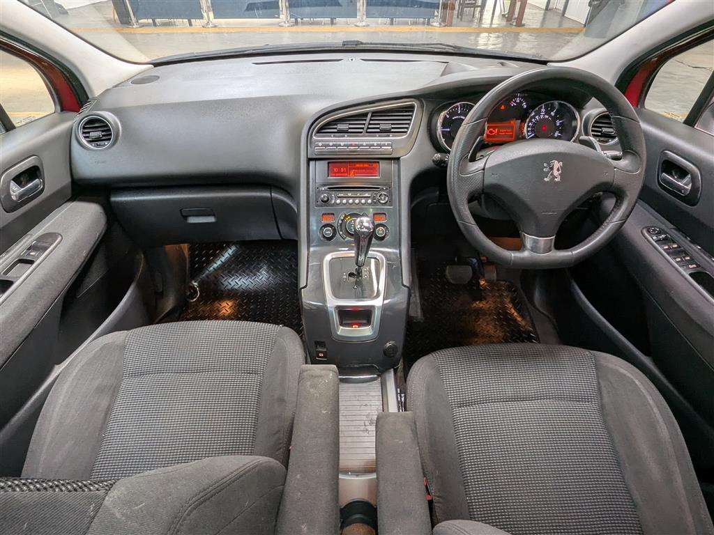 <p>2012 PEUGEOT 5008 ALLURE E-HDI S-A</p>