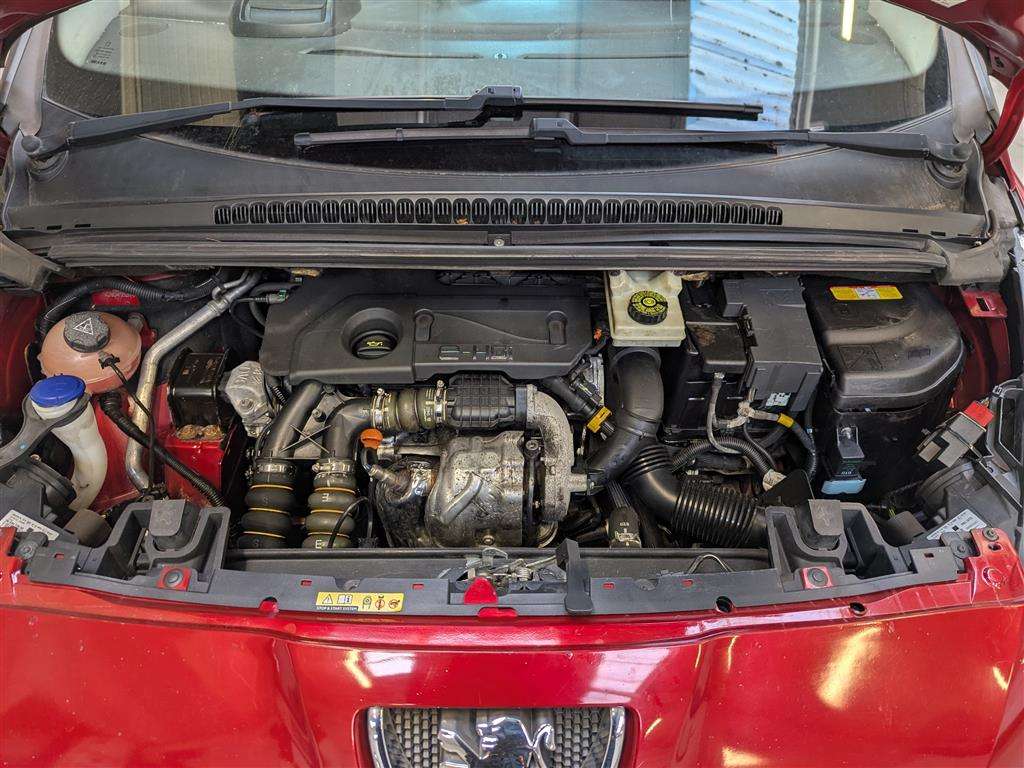 <p>2012 PEUGEOT 5008 ALLURE E-HDI S-A</p>