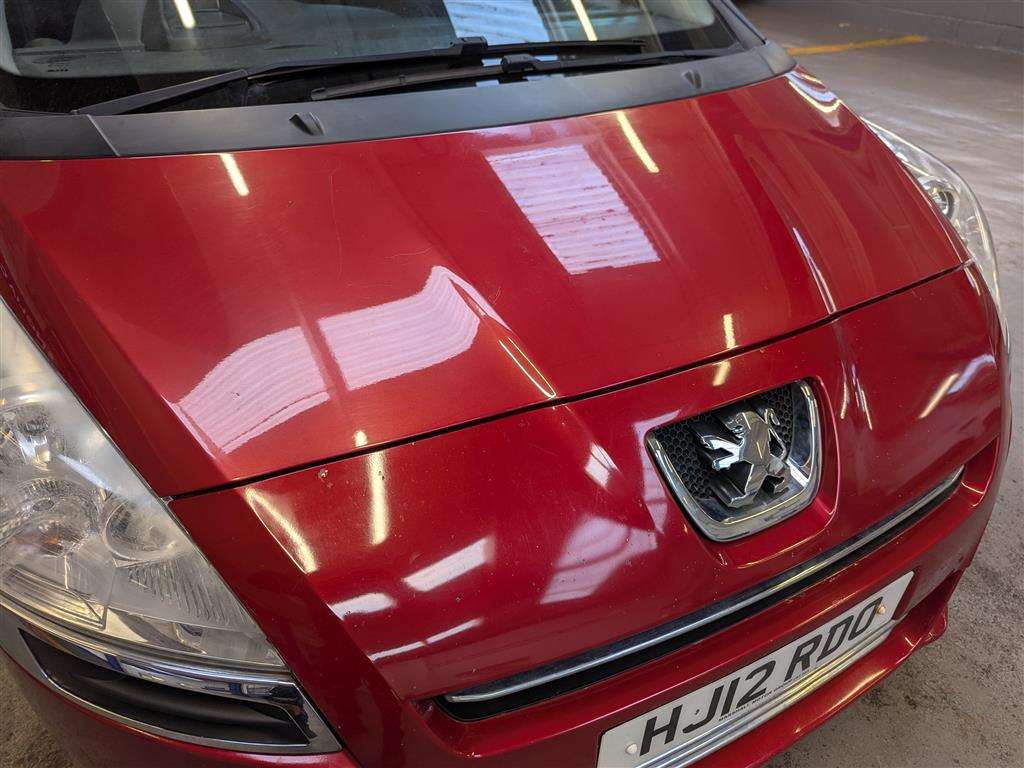 <p>2012 PEUGEOT 5008 ALLURE E-HDI S-A</p>