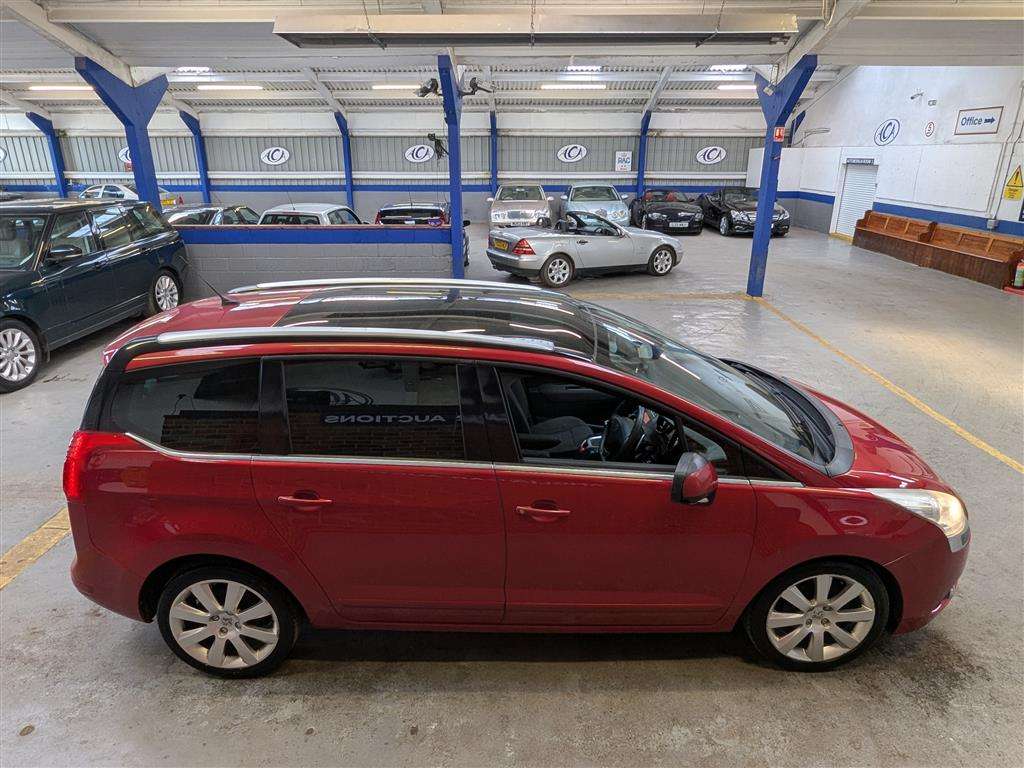 <p>2012 PEUGEOT 5008 ALLURE E-HDI S-A</p>