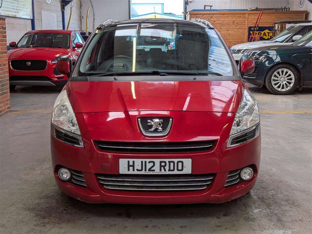 <p>2012 PEUGEOT 5008 ALLURE E-HDI S-A</p>
