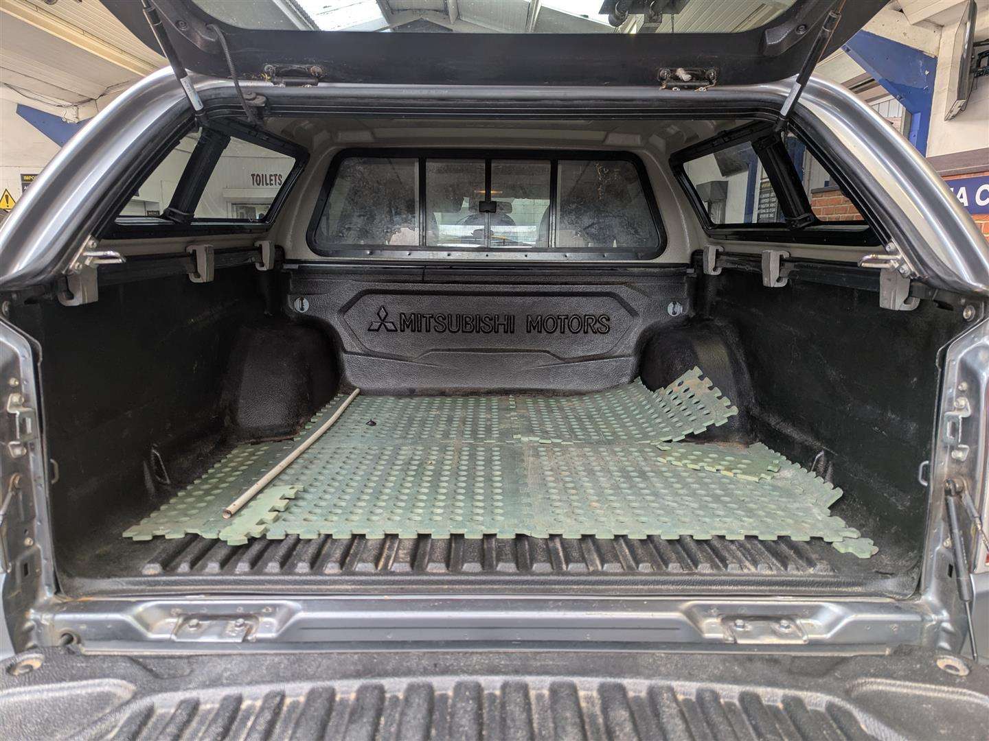 <p>2018 MITSUBISHI L200 BARBARIAN DI-D</p>