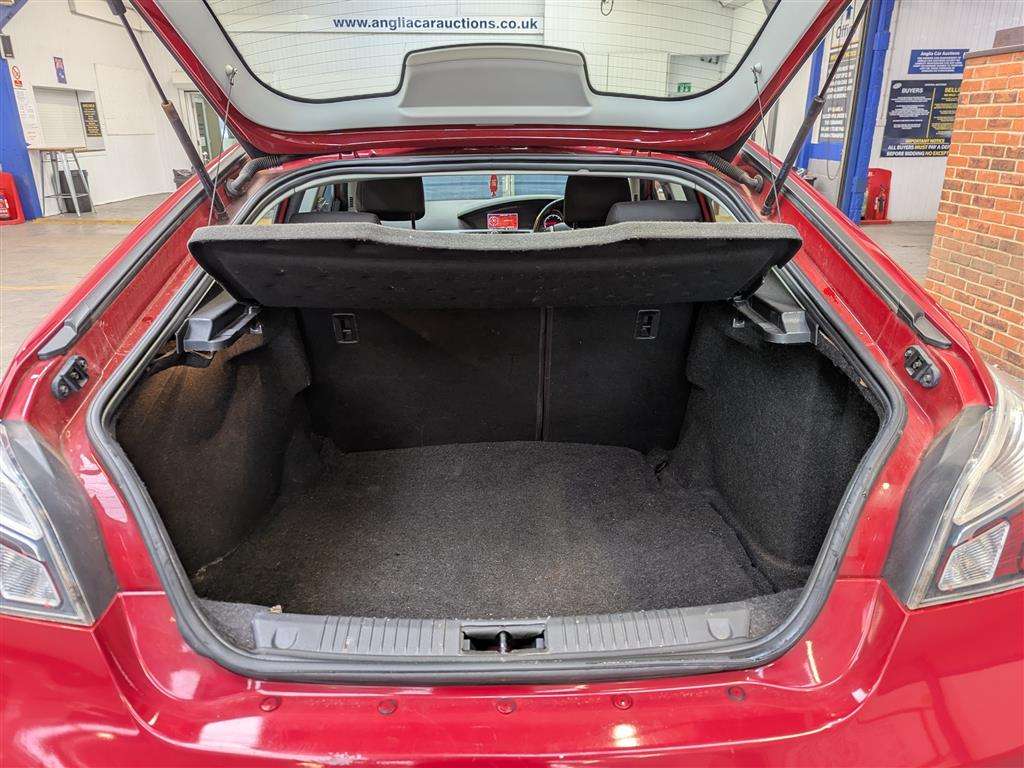 <p>2015 MG 6 SE GT DTI</p>