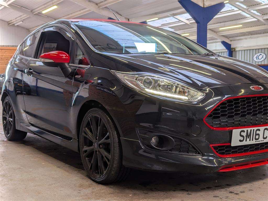 <p>2016 FORD FIESTA ZETEC S BLACK EDIT</p>