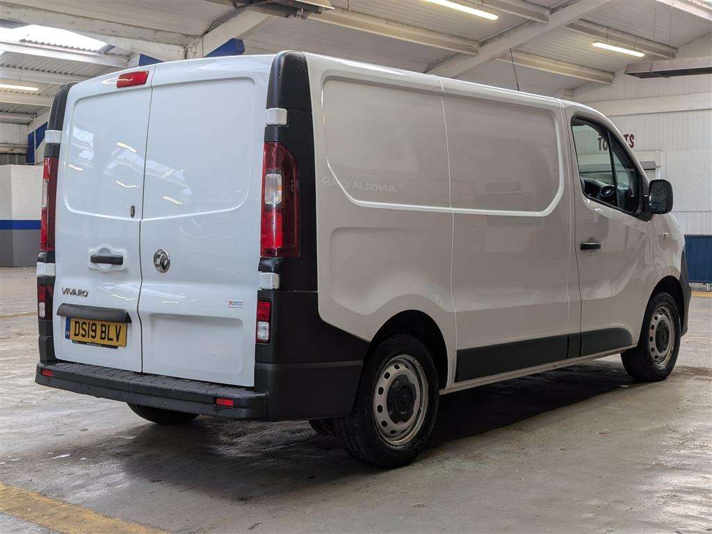 <p>2019 VAUXHALL VIVARO 2900 CDTI</p>