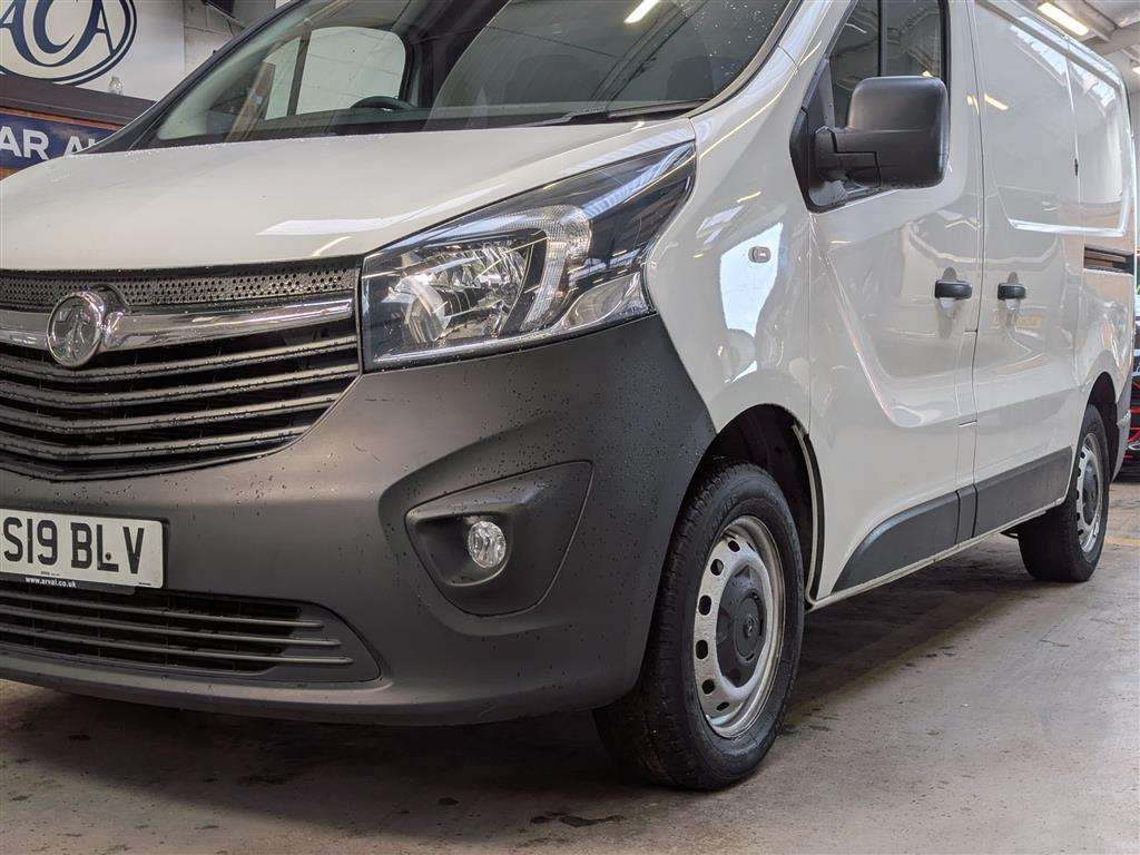 <p>2019 VAUXHALL VIVARO 2900 CDTI</p>