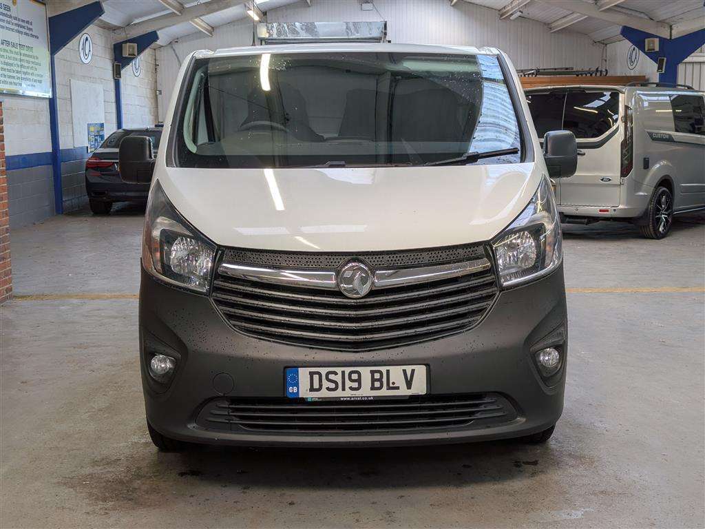<p>2019 VAUXHALL VIVARO 2900 CDTI</p>