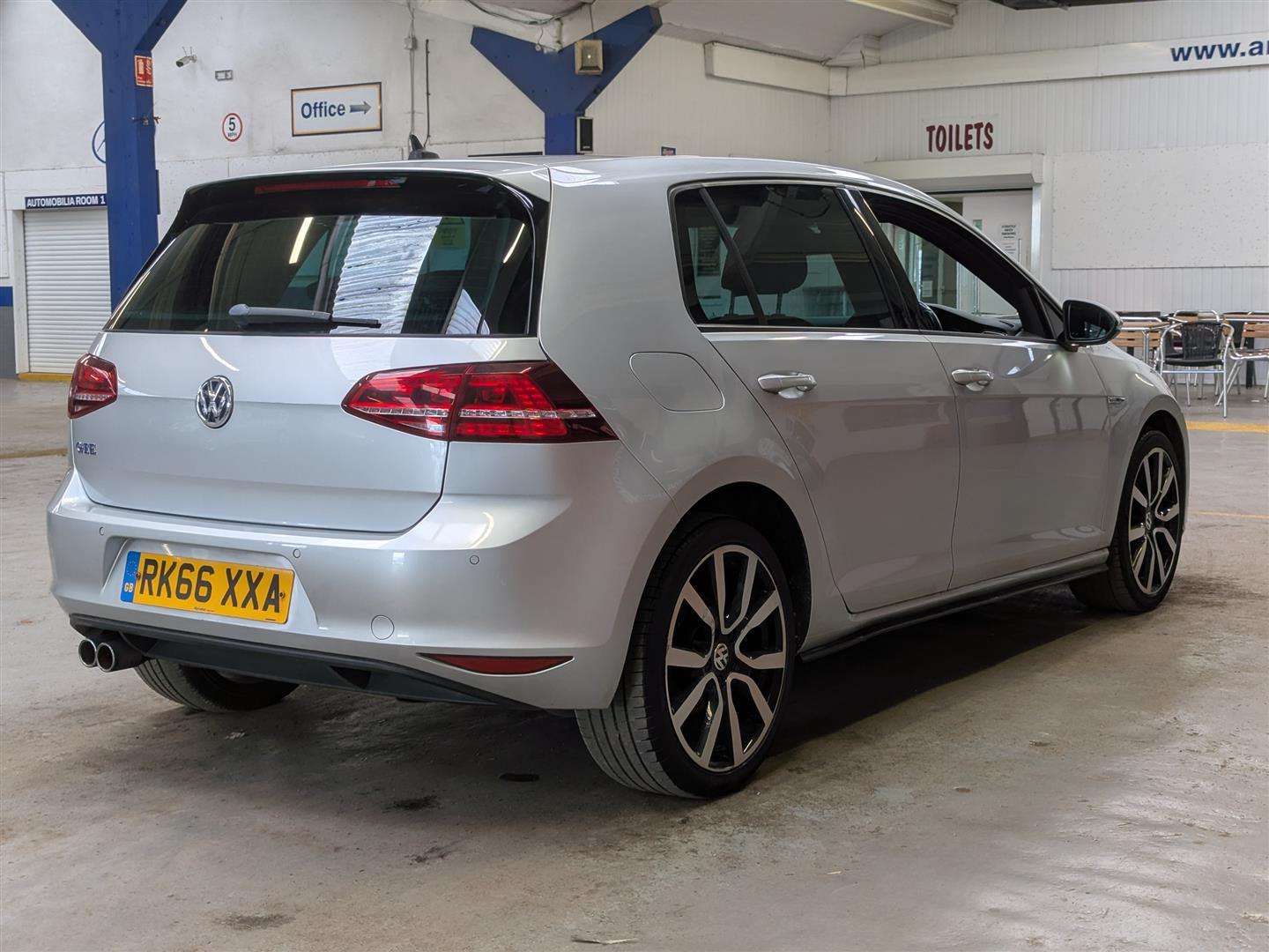 <p>2016 VOLKSWAGEN GOLF GTE S-A</p>