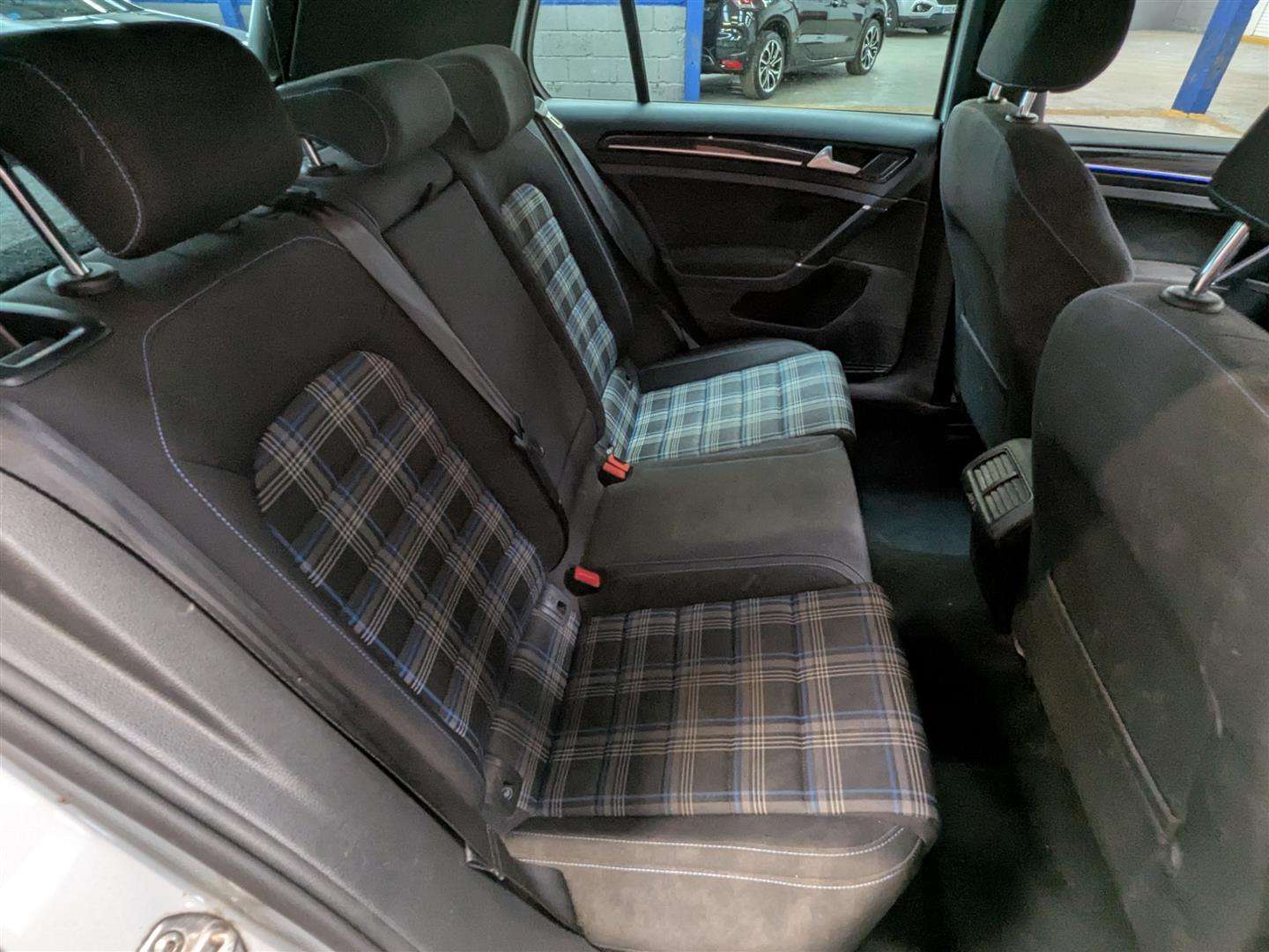 <p>2016 VOLKSWAGEN GOLF GTE S-A</p>