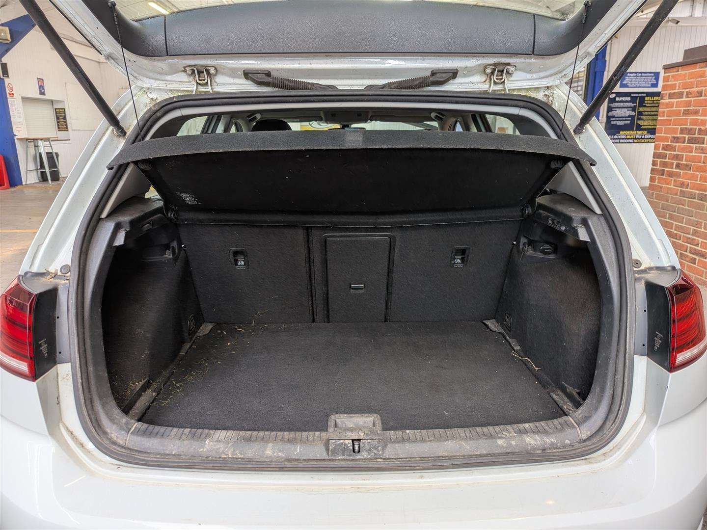 <p>2017 VOLKSWAGEN GOLF SE NAVIGATION TDI BM</p>