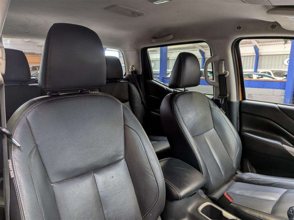 <p>2016 NISSAN NP300 NAVARA TEKNA DCI</p>