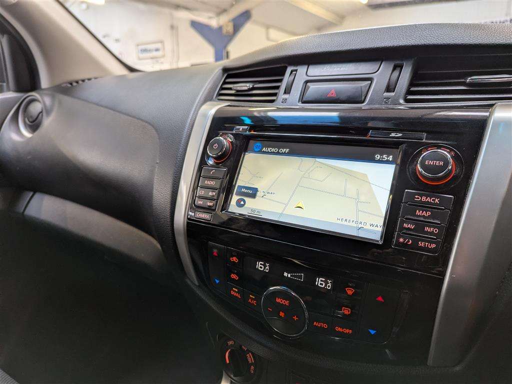 <p>2016 NISSAN NP300 NAVARA TEKNA DCI</p>