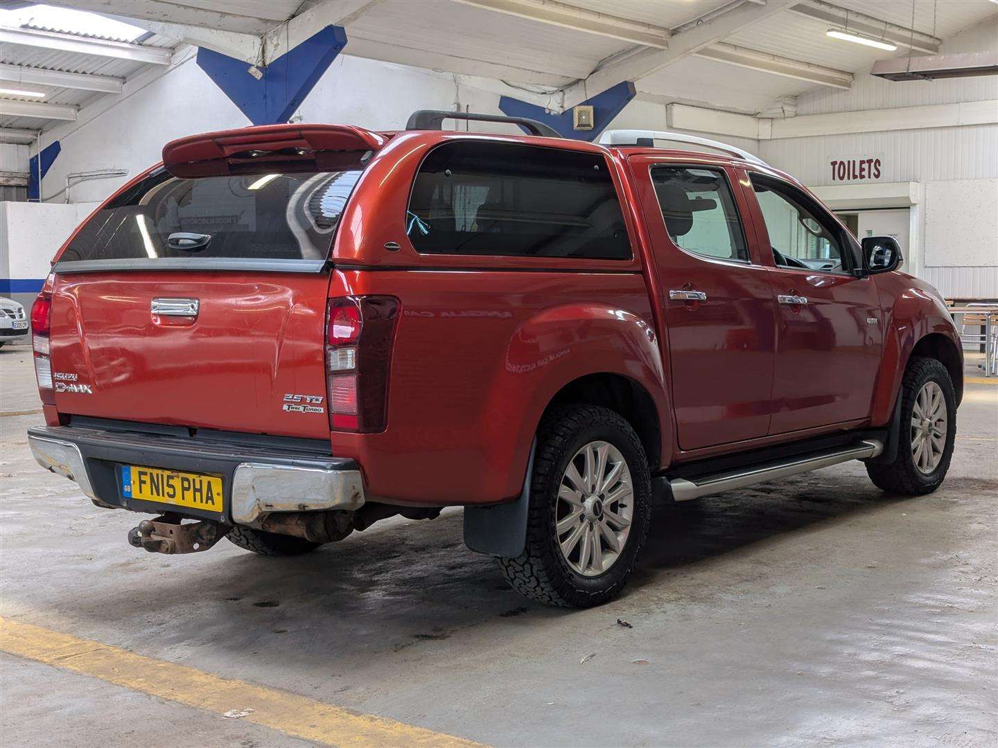 <p>2015 ISUZU D-MAX UTAH VISION D/C TW</p>