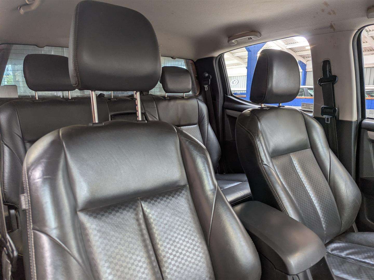<p>2015 ISUZU D-MAX UTAH VISION D/C TW</p>
