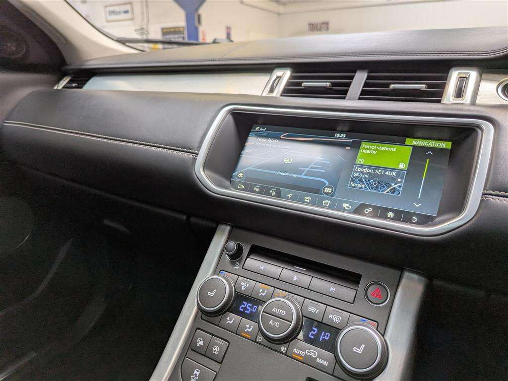 <p>2017 LAND ROVER RANGE ROVER EVOQUE AUTOBI</p>