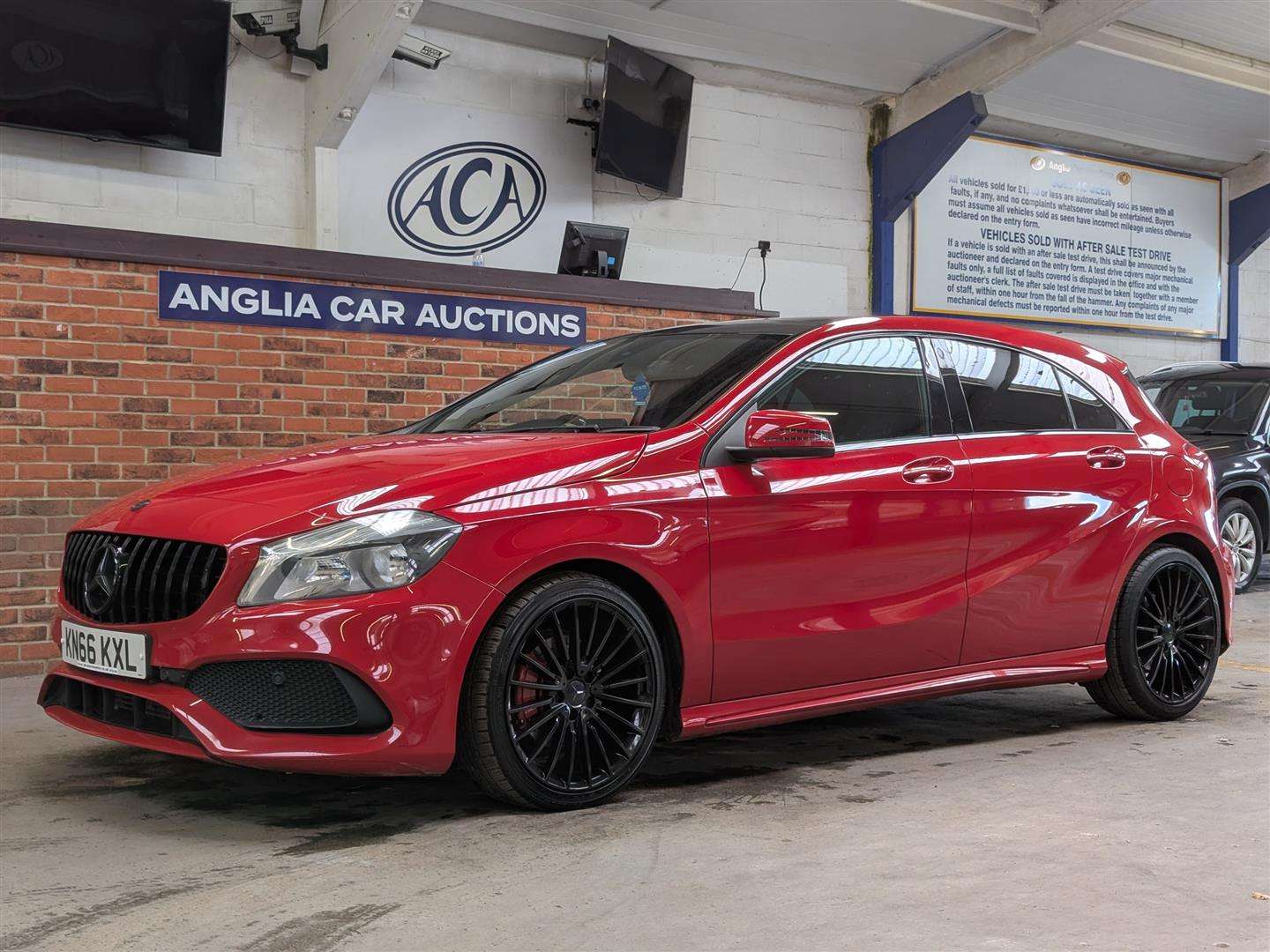 <p>2016 MERCEDES-BENZ A 200 D AMG LINE</p>