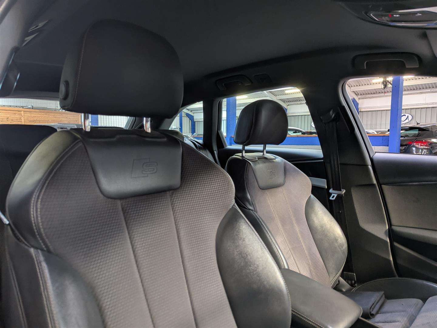 <p>2017 AUDI A4 S LINE TDI S-A</p>