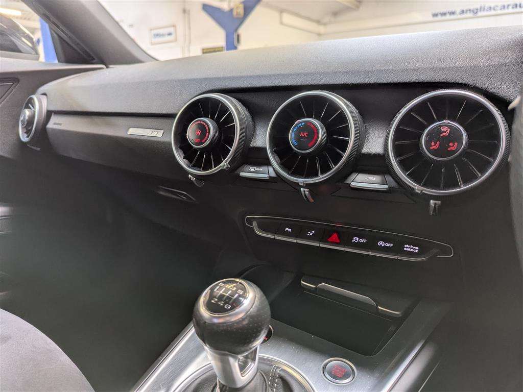 <p>2015 AUDI TT S LINE TDI ULTRA</p>