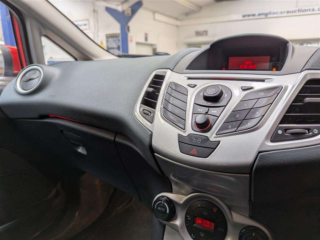 <p>2009 FORD FIESTA TITANIUM 90 TDCI</p>