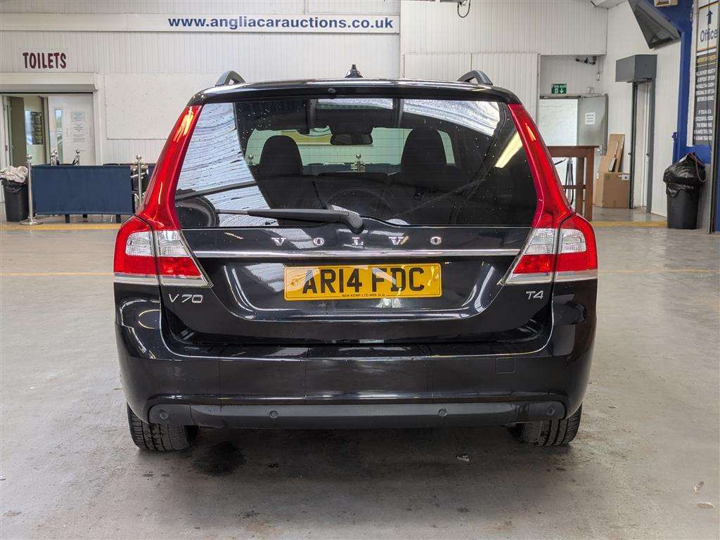 <p>2014 VOLVO V70 SE LUX T5 AUTO</p>