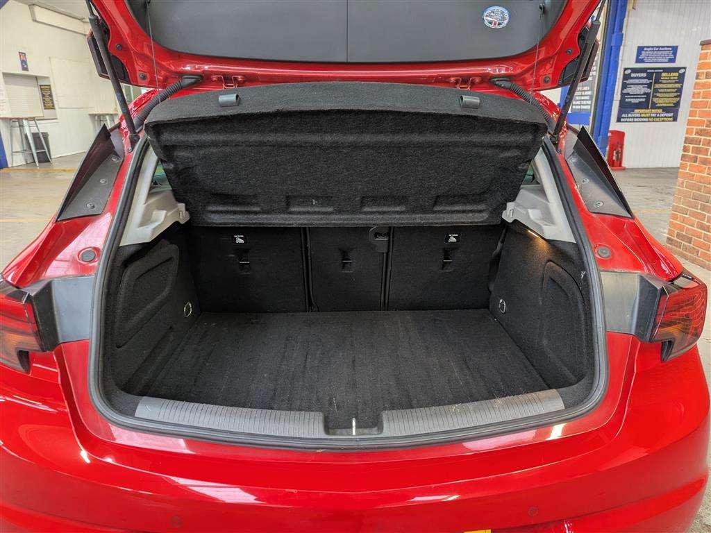 <p>2016 VAUXHALL ASTRA ELITE NAV CDTI BTUR</p>