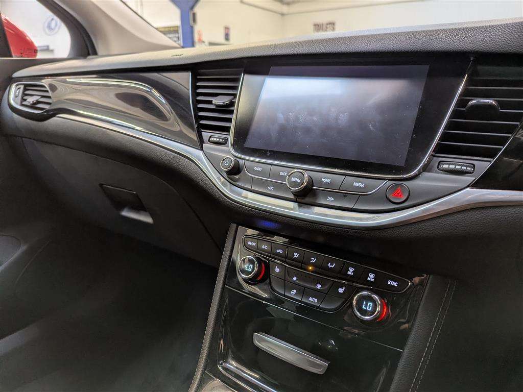 <p>2016 VAUXHALL ASTRA ELITE NAV CDTI BTUR</p>