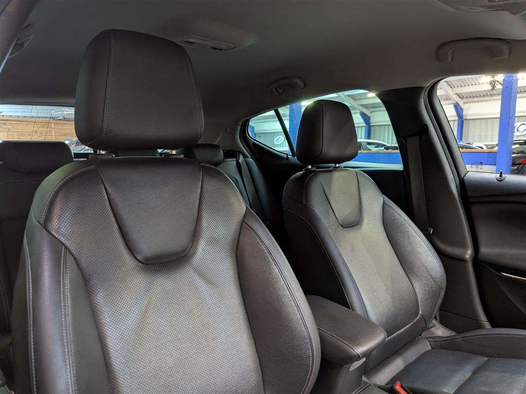<p>2016 VAUXHALL ASTRA ELITE NAV CDTI BTUR</p>