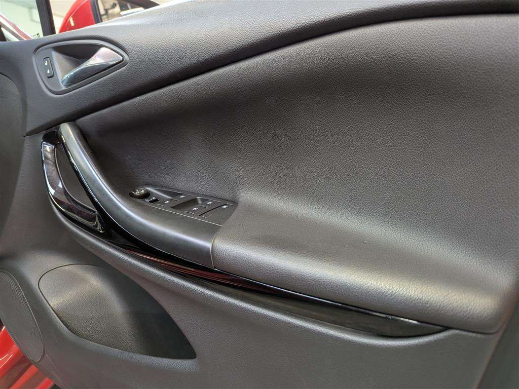 <p>2016 VAUXHALL ASTRA ELITE NAV CDTI BTUR</p>