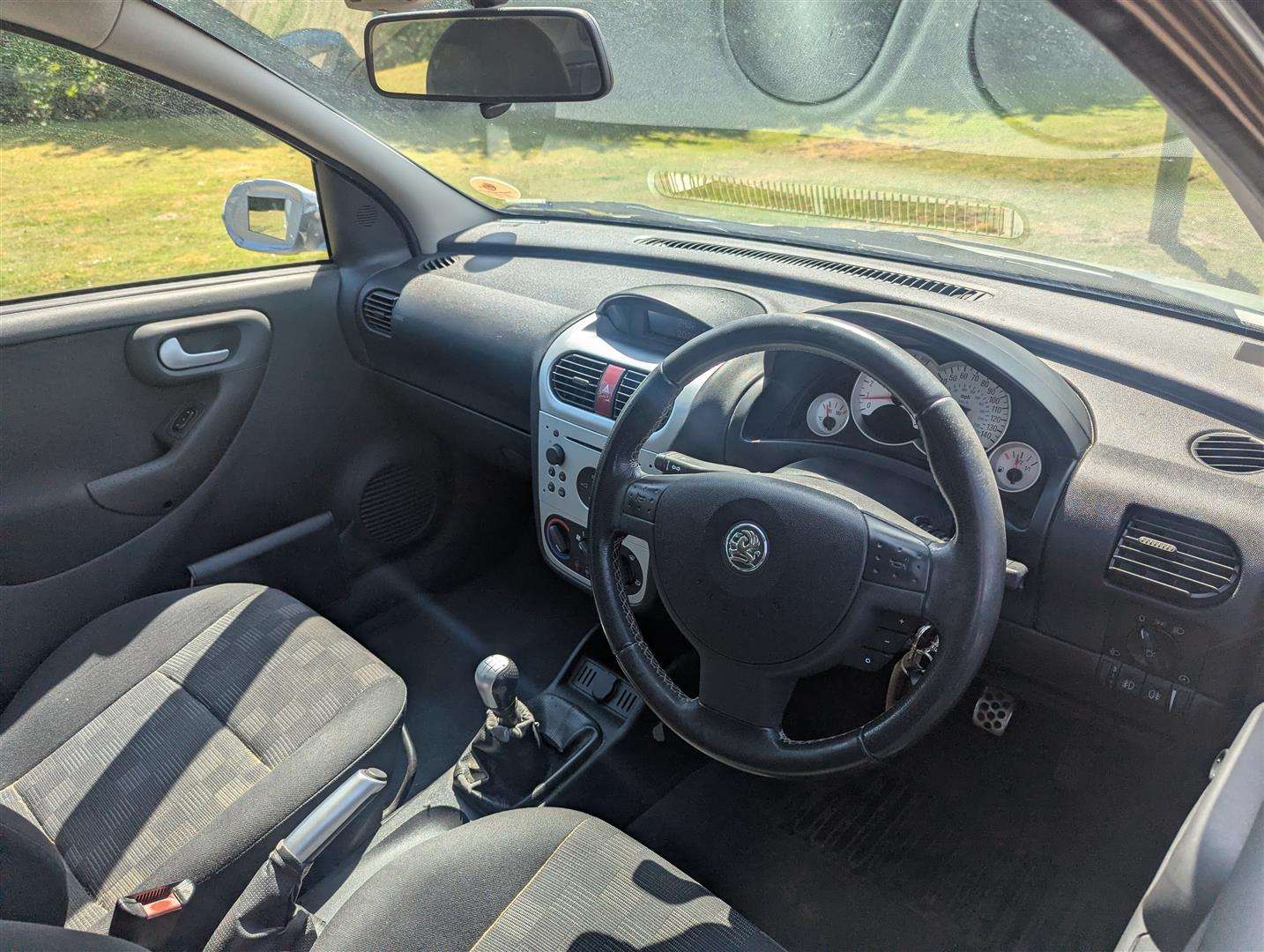 <p>2004 VAUXHALL CORSA SRI 16V</p>