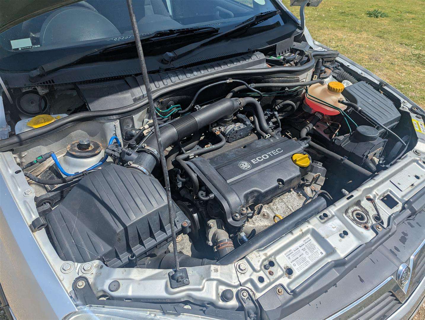 <p>2004 VAUXHALL CORSA SRI 16V</p>