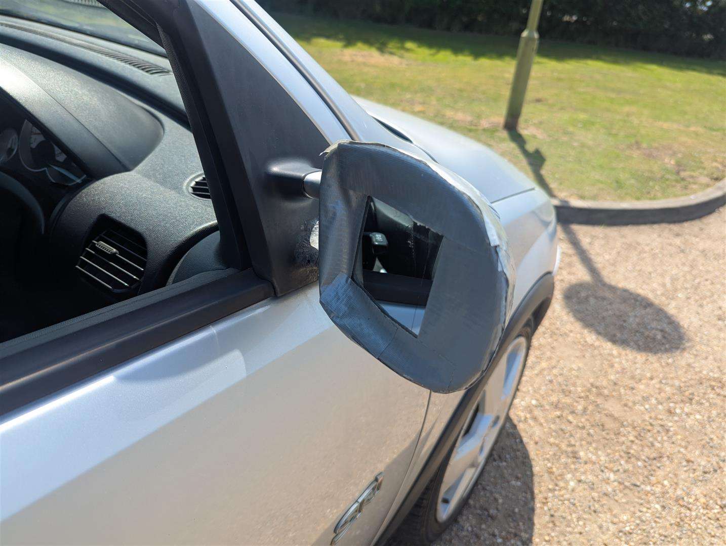 <p>2004 VAUXHALL CORSA SRI 16V</p>