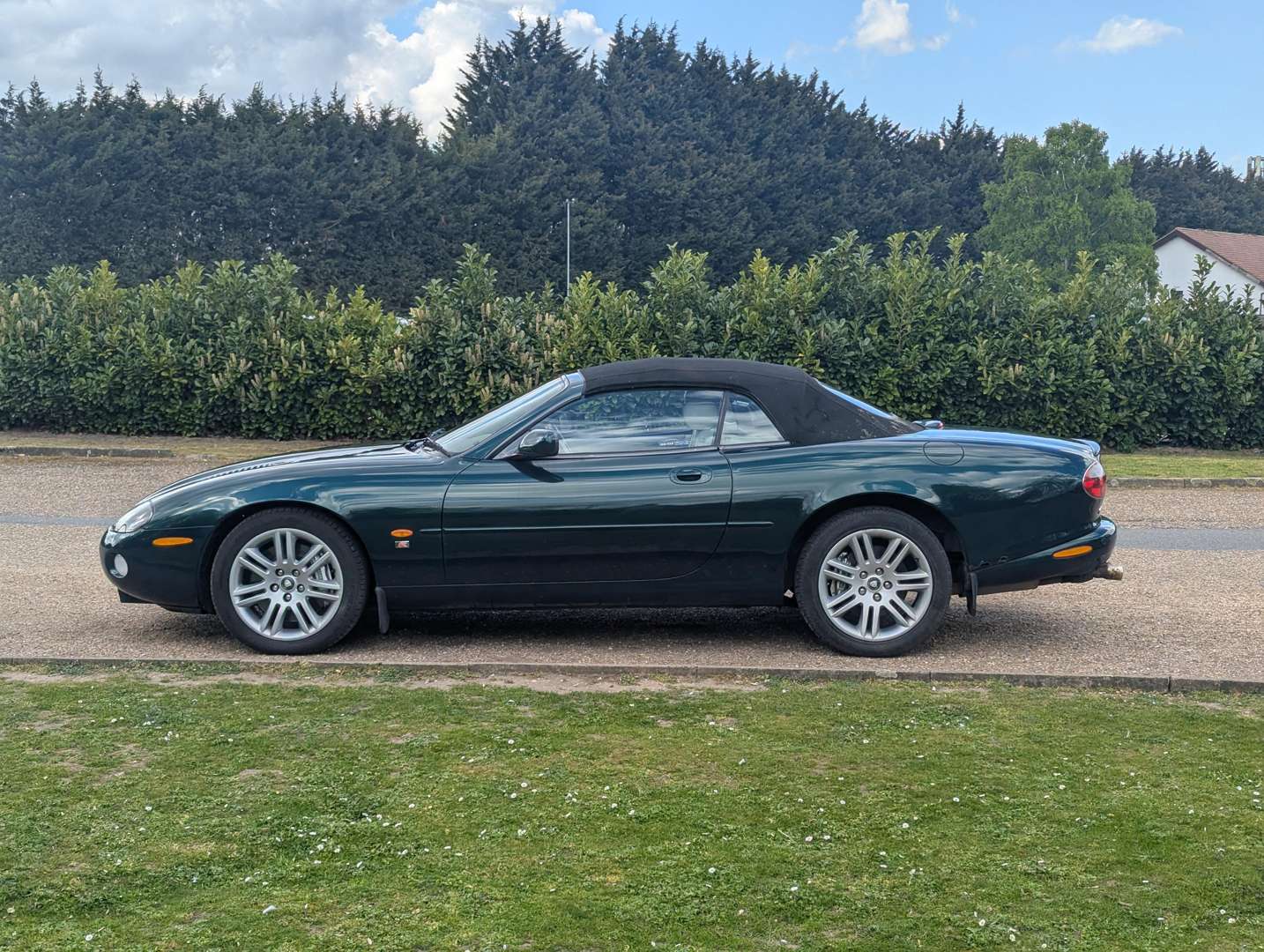 <p>2003 JAGUAR XKR CONVERTIBLE AUTO</p>