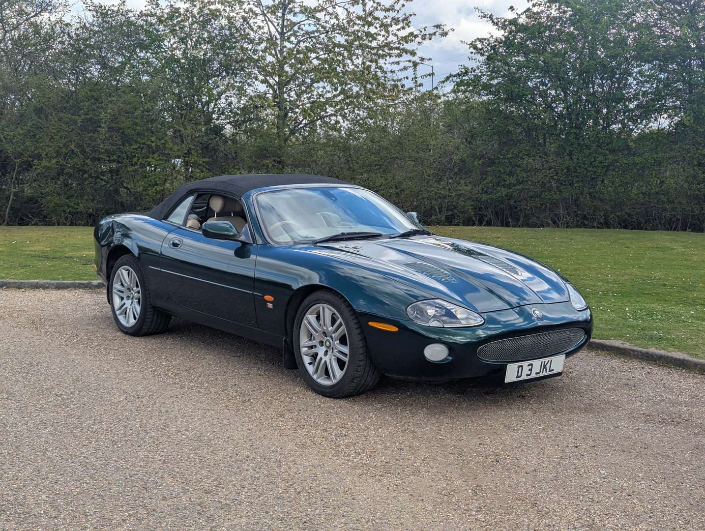 <p>2003 JAGUAR XKR CONVERTIBLE AUTO</p>