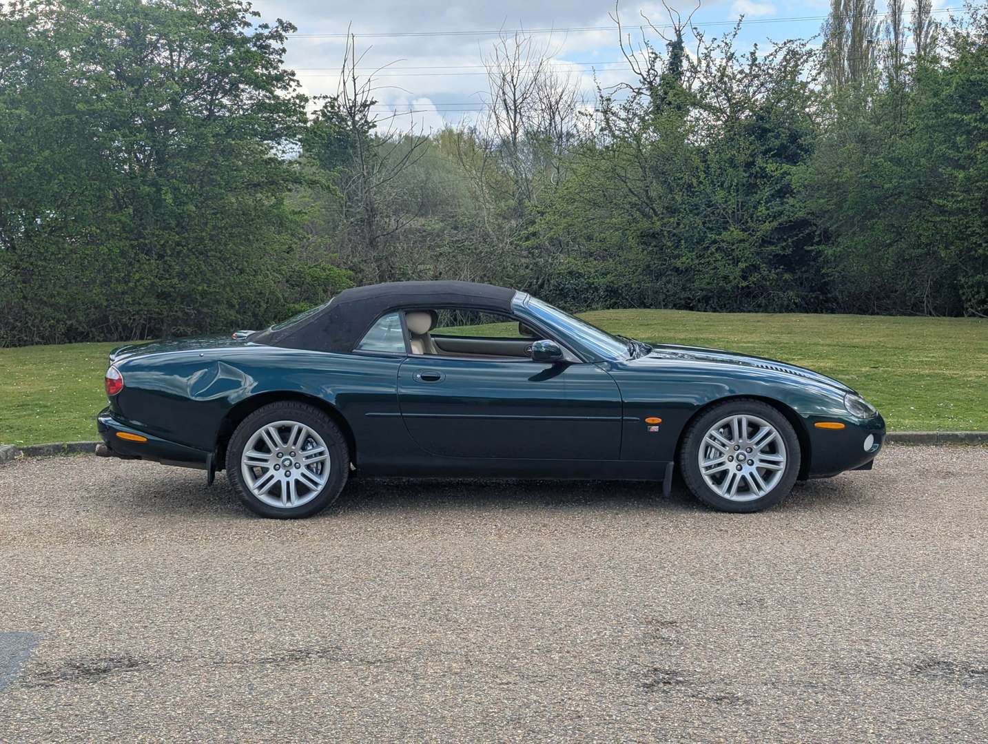 <p>2003 JAGUAR XKR CONVERTIBLE AUTO</p>