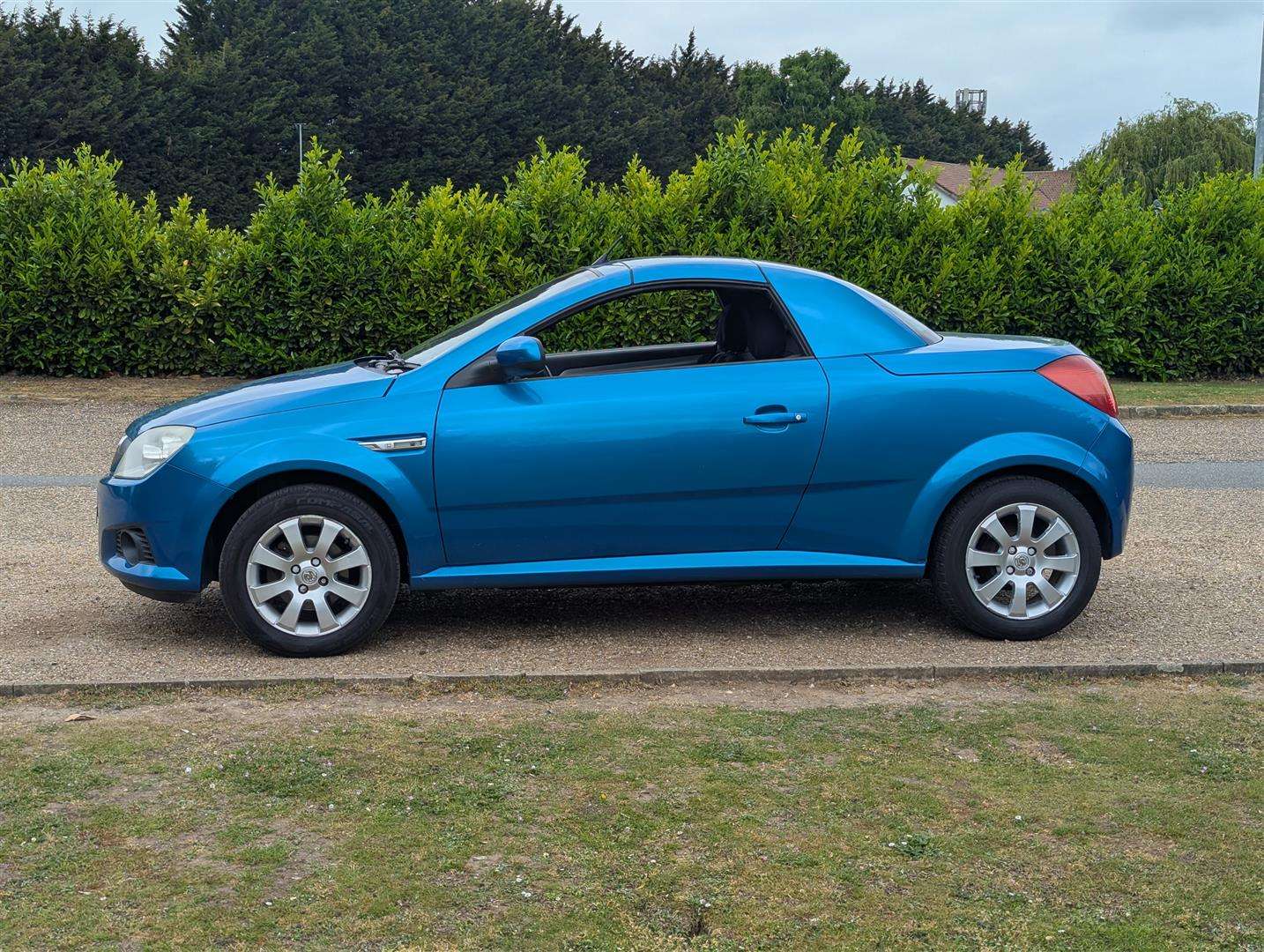<p>2006 VAUXHALL TIGRA 1.4i</p>