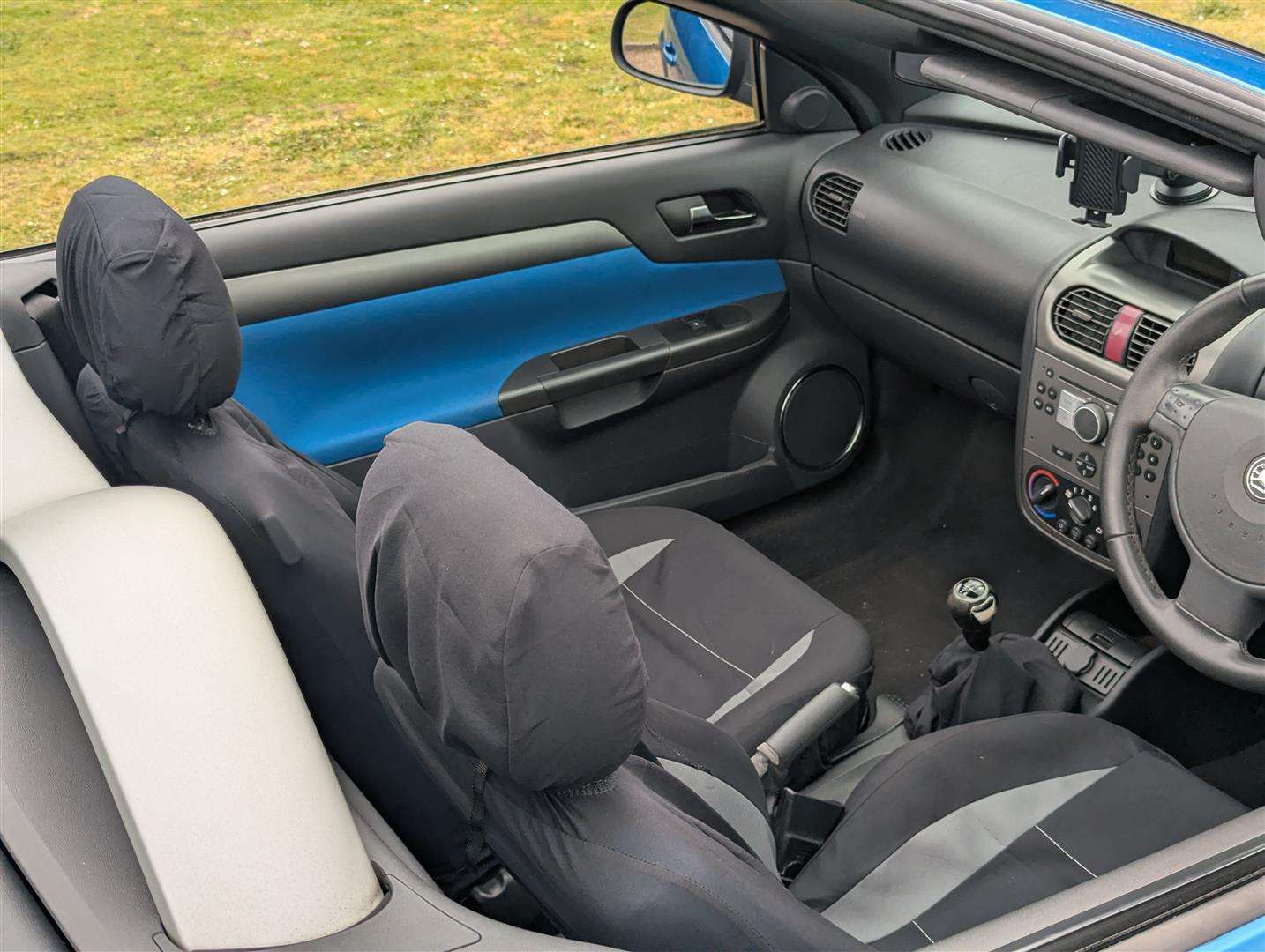 <p>2006 VAUXHALL TIGRA 1.4i</p>